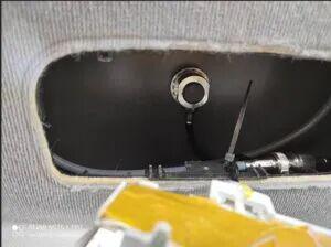 装咋打孔？咋布线？供电咋解决？需要啥工具？开元棋牌【车友俱乐部】车载电台咋选？天线安(图9)